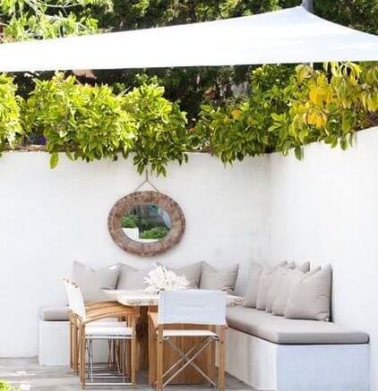 σκιά στον κήπο γωνία